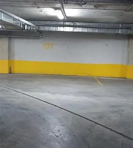 Se prodava podzemno parking mesto na ul.prashka