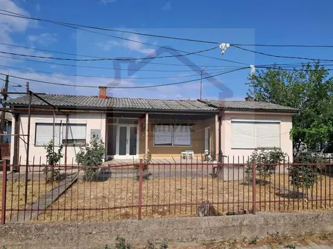 Se prodava edinechna kukja vo gorche petrov