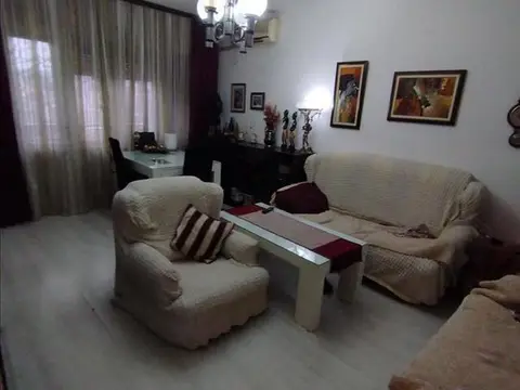 Se prodava stan vo Kisela Voda