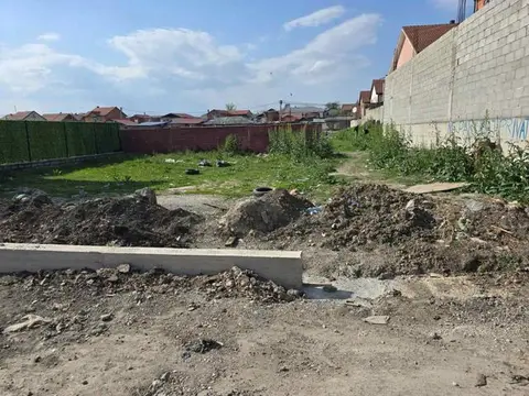 Се продава плац од 284м2 во Шуто Оризари