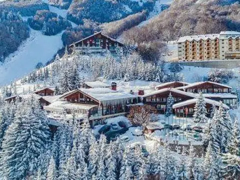 Се продава бизнис плац од 2000м2 во Маврово