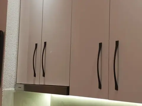 Se prodava garsoniera povolno