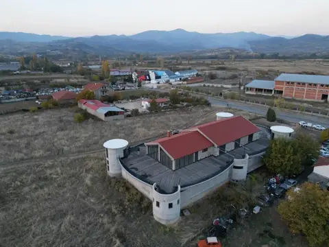 Се изнајмува деловен објект