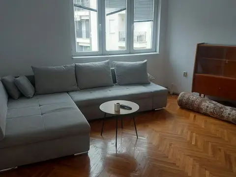 Se prodava stan 95m2, Bitpazar i Turska charsija, do DM