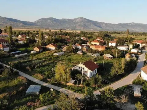 Се продава куќа од 134м2 во село Дoлнени-Прилеп