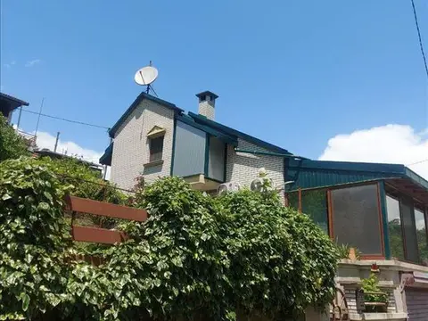 Se prodava kukja na Matka,na reka Treska