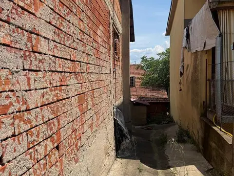 Se prodava