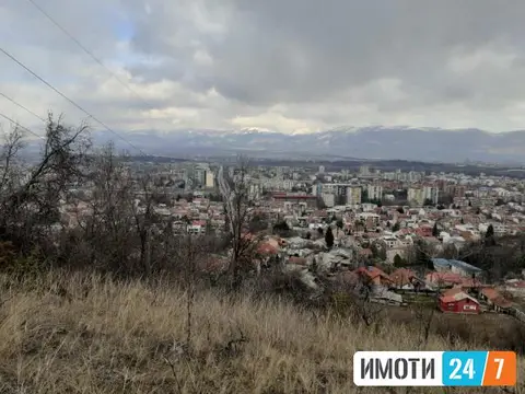 Се продава Плац во нас. Водно