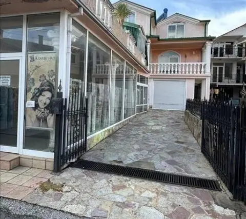 Se prodava kukja vo Radovis