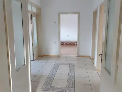 90 m2 - deloven prostor - centar