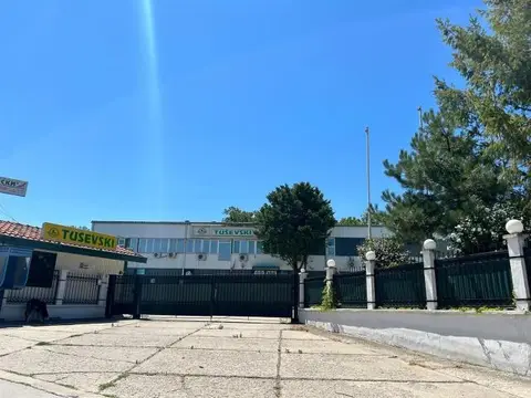 Se prodava deloven prostor na 100m od avtopat - Kumanovo