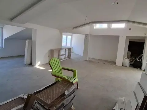 Се продава стан во радишани – 230 м²