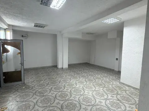 Се издава деловен простор до бас академија битола 78м²
