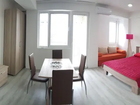 Издавам стан кај Версус