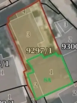 Се продава куќа во строг центар