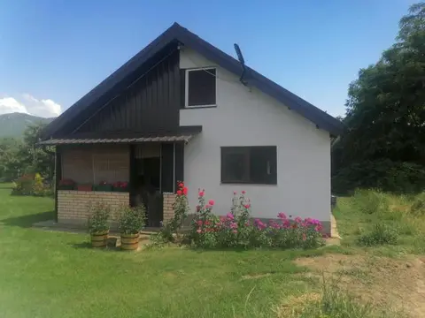 Агенција јурис - се продава плац во село долно лакочереј