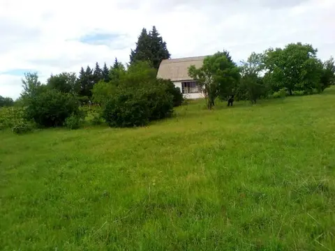 Se prodava kuka so 1530m2 dvorno mesto Bunardzik