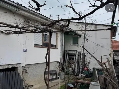 Kukja vo naselba zeleznicka stanica Kumanovo
