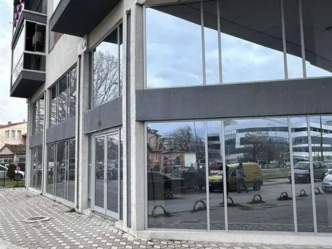 Се продава и изнајмува деловен простор во зграда теракота 03