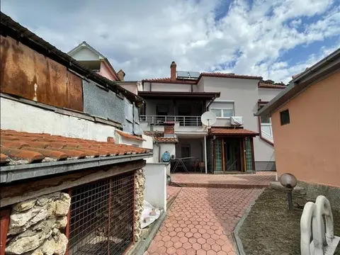 Renovirana kuka vo Varos/hram sv. petar i pavle/borka lopac