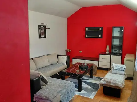 Ze izdava stan pod Kirija - Centar Tetovo