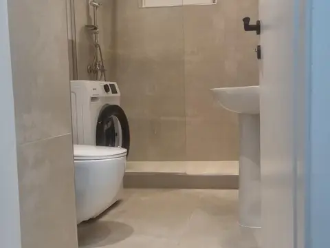 Ipet Banesë me Qera ne Tophane- Se izdava Stan pod Kirija vo