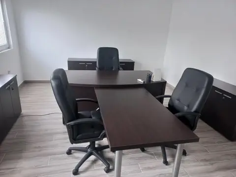 Se izdava namesten deloven prostor od 43m2
