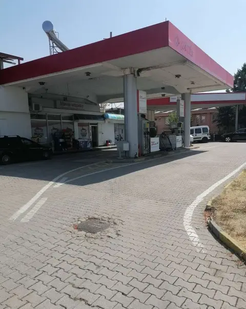 Se prodava benziska pumpa so restoran za svadbi