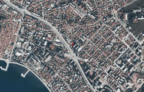Се продава атрактивен градежен плац во Центар, кај гимназија