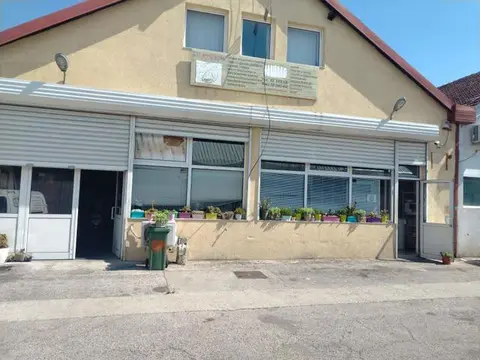 Продавам магацин со канцеларии