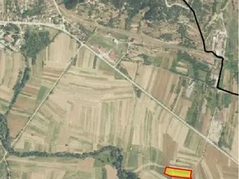 Se prodava Niva na pat 11000 m2 Sopotnica