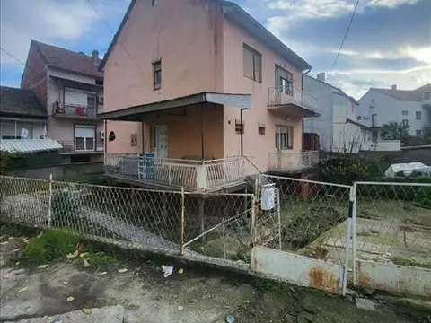 Се продава куќа од 160м2 во Струмица