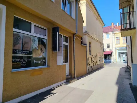 SE IZDAVA deloven prostor na Širok Sokak