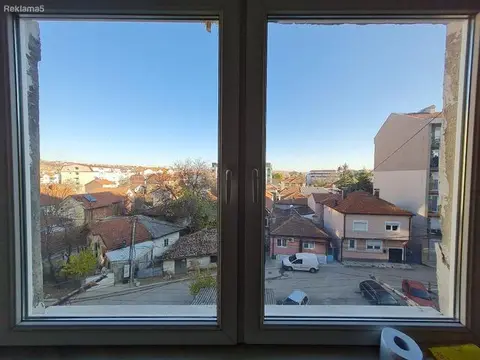 Se iznajmuva stan 65 m2