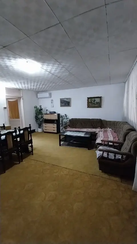 Се продава барака со доградба во Влае