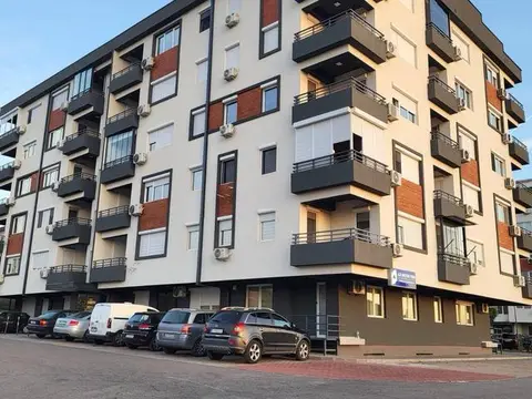 Се продава стан во населба Сењак