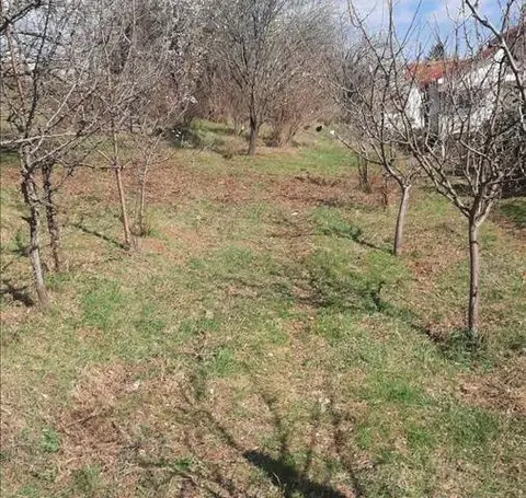Se prodava plac vo dolno sonje