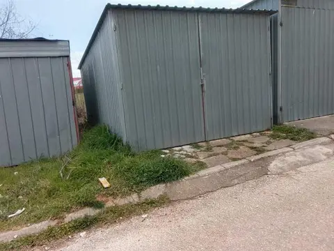 SE prodava garaza