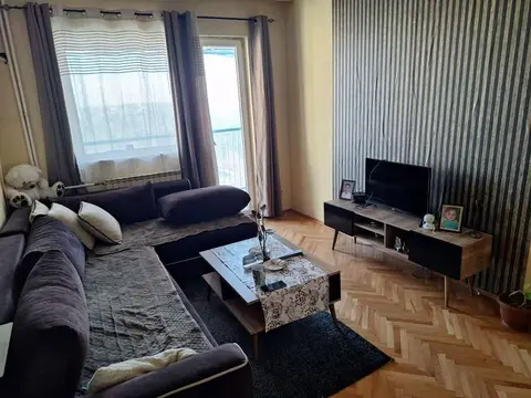 Се продава реновиран стан во Чаир, Скопје Север